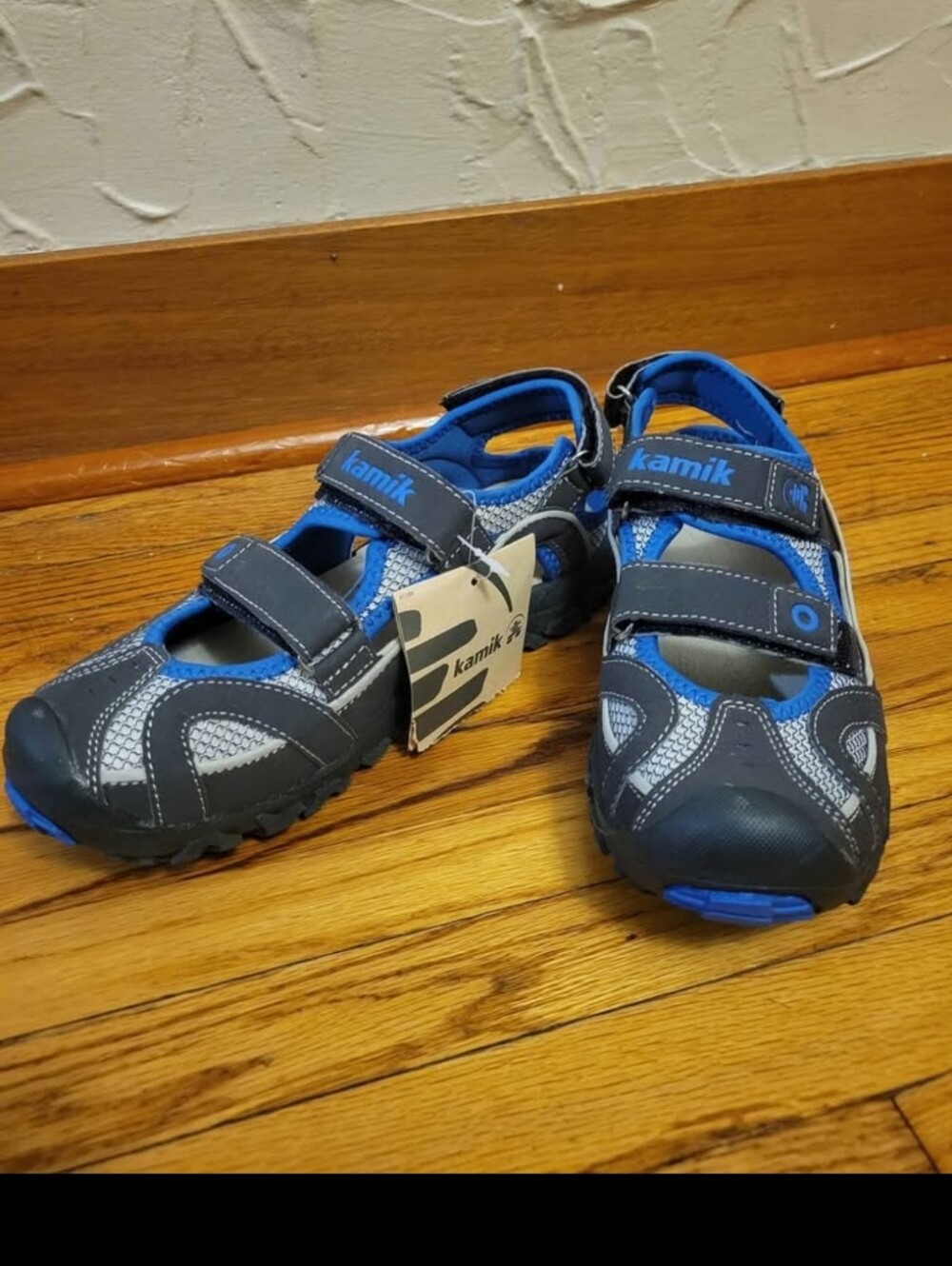 Sz 4 NWTKamik Kids Blue and Gray Hook-and-Loop Outdoor Sandals
